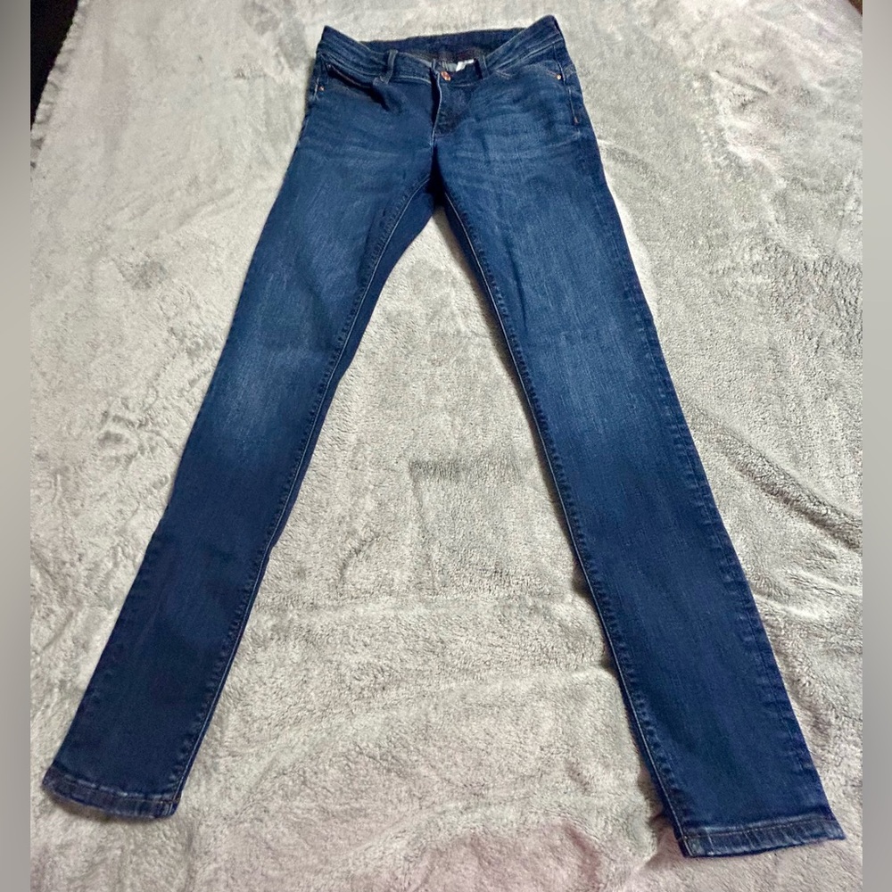 H&M Dark wash denim skinny jeans, Size 29x32.